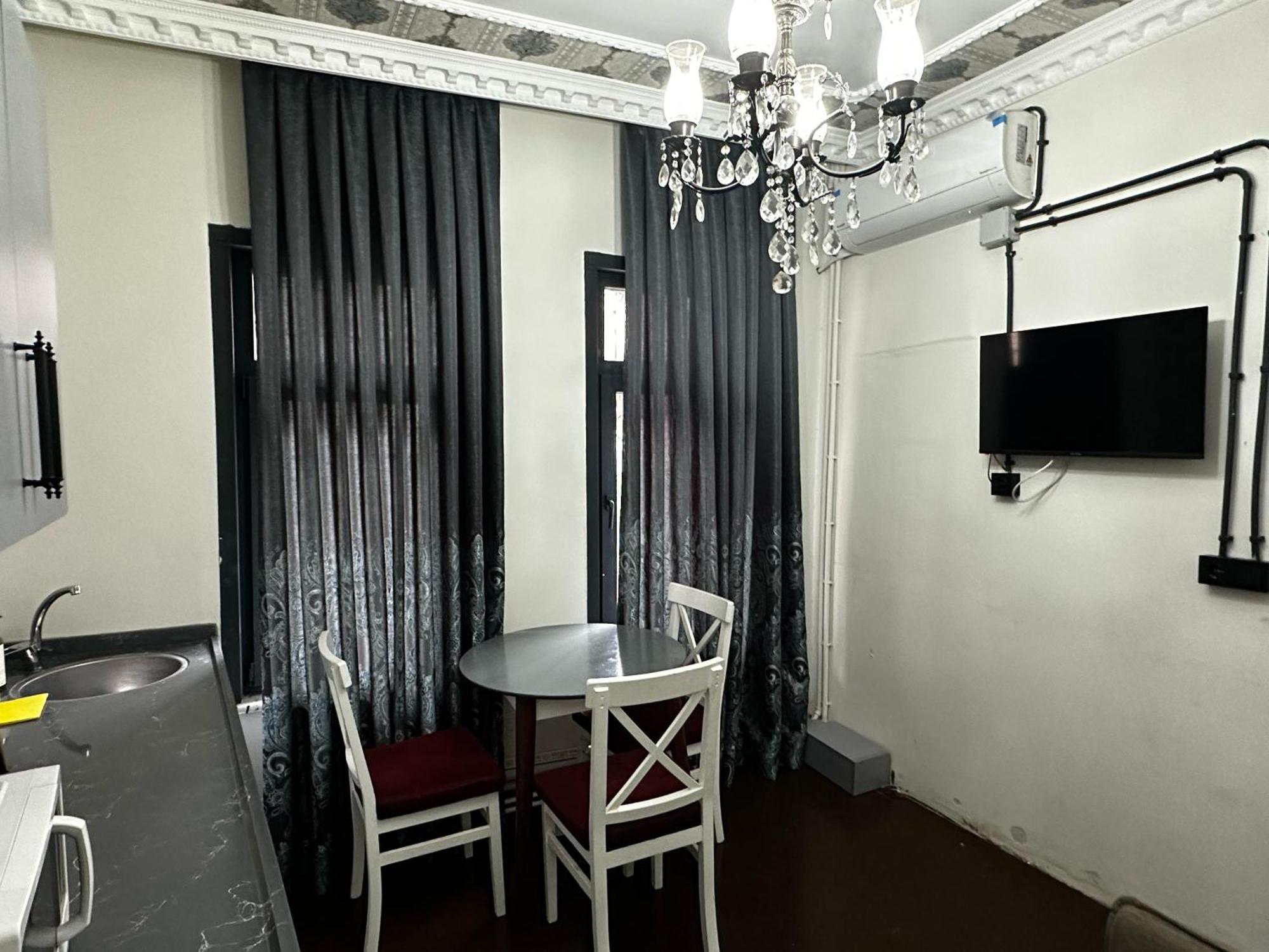 Seven Roses Apart Hotel Istanbul Exterior photo